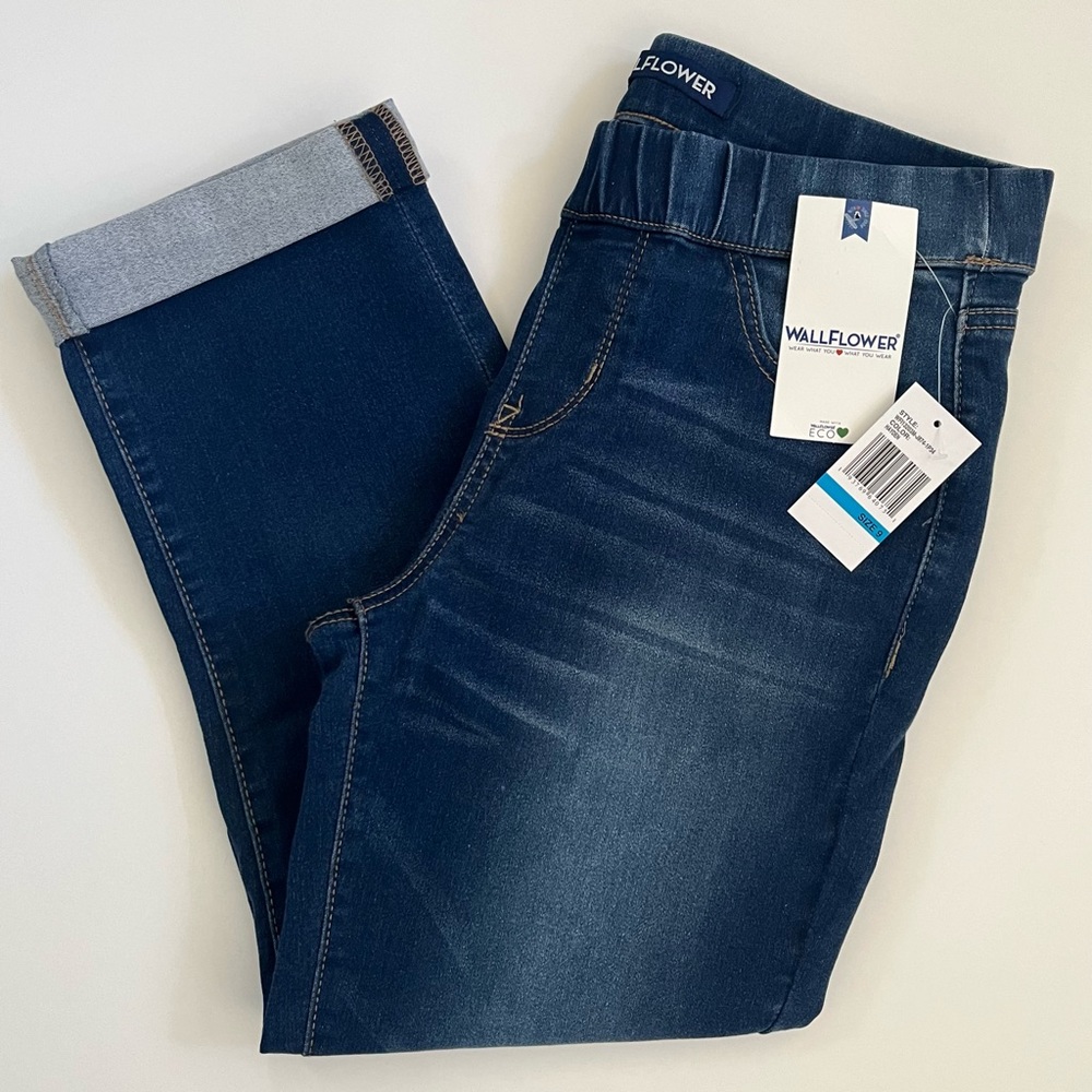 NWT ~Wallflower~ cuffed ankle pull on stretch jeans juniors size 9 Hayden